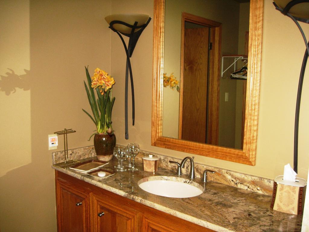 Mcdougall Lane Bed & Breakfast Drumheller Bagian luar foto