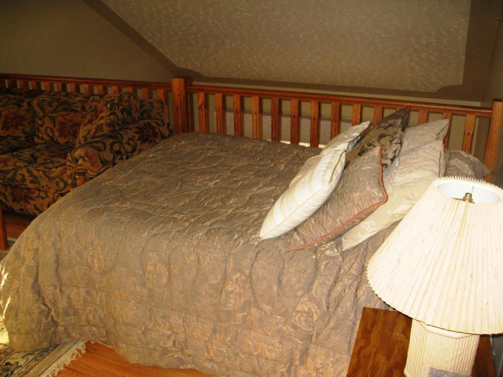 Mcdougall Lane Bed & Breakfast Drumheller Bagian luar foto
