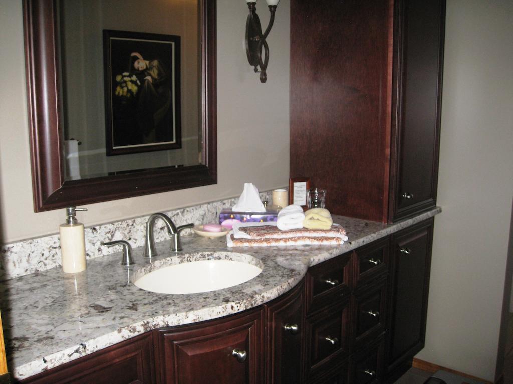 Mcdougall Lane Bed & Breakfast Drumheller Bagian luar foto