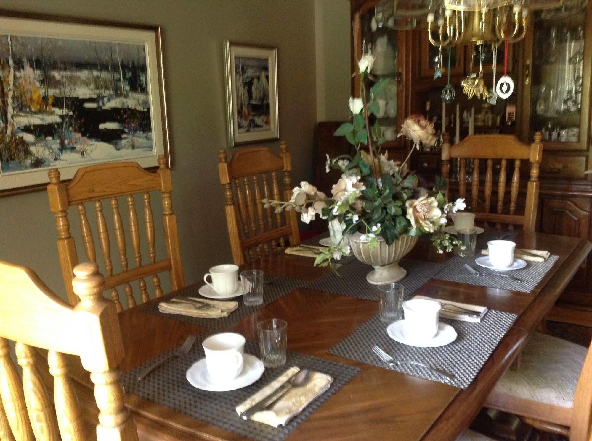 Mcdougall Lane Bed & Breakfast Drumheller Bagian luar foto