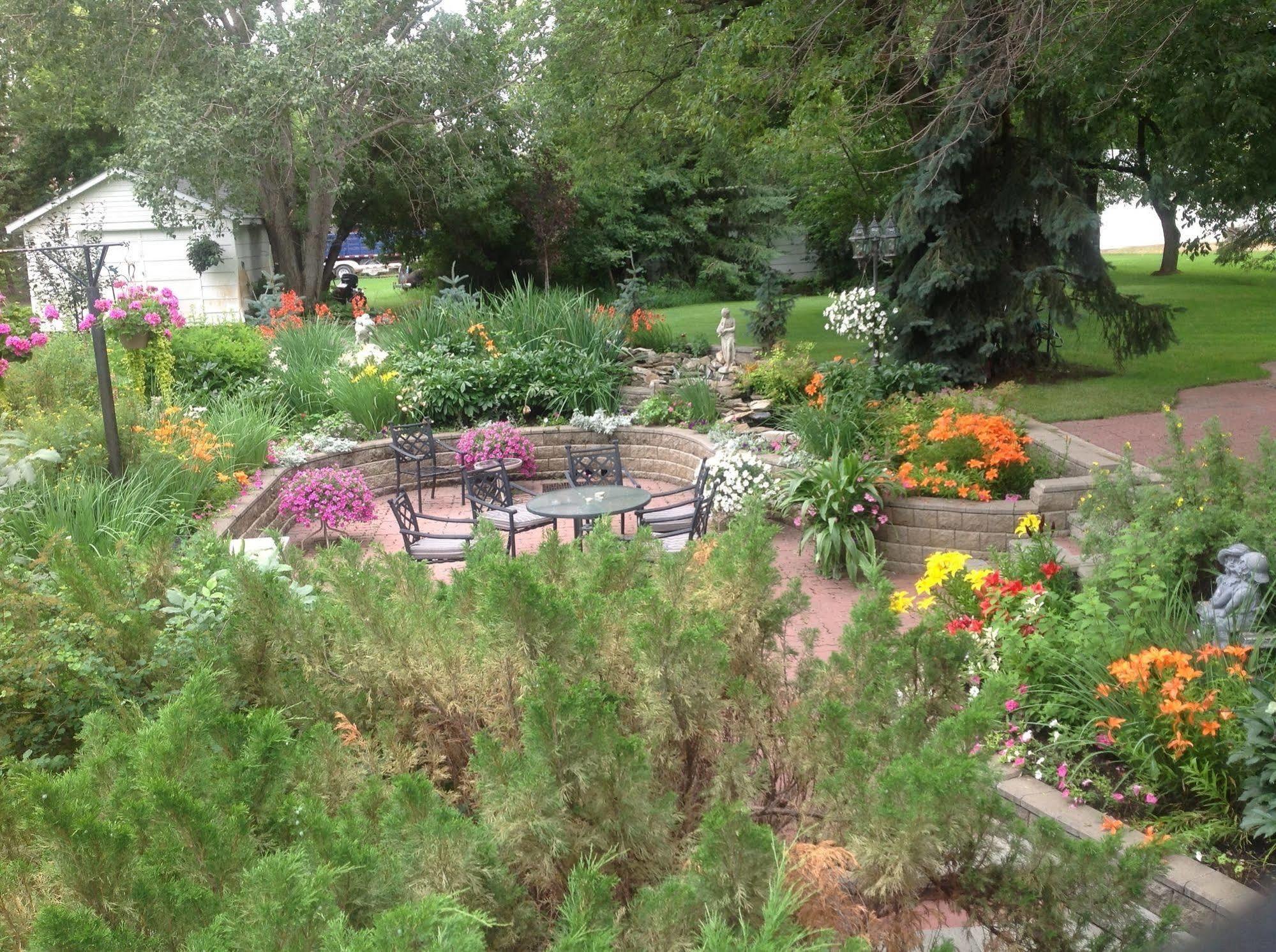 Mcdougall Lane Bed & Breakfast Drumheller Bagian luar foto